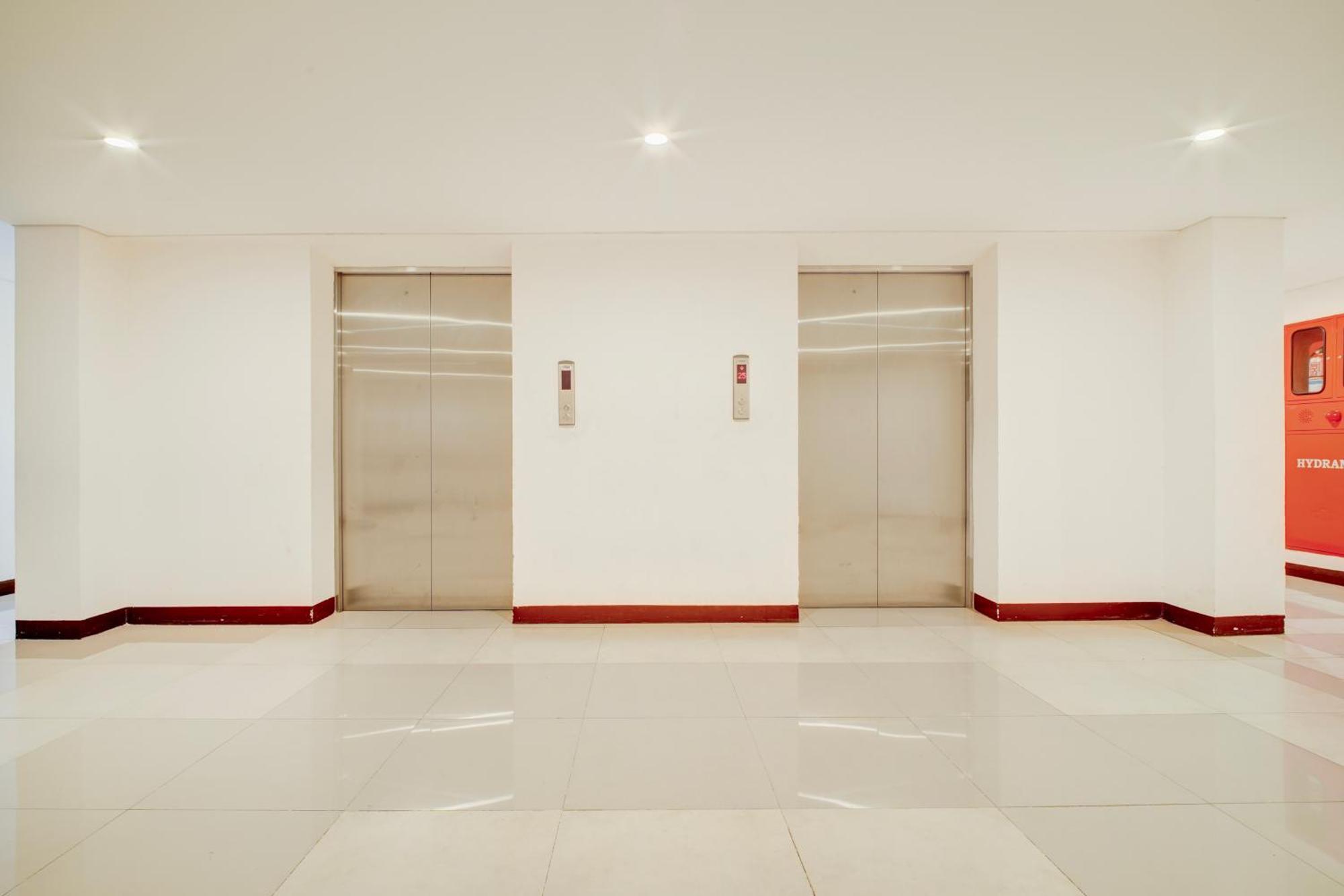Collection O Near Terminal Pulo Gebang Formerly Sentra Timur - Tower Sapphire 3* Jakarta