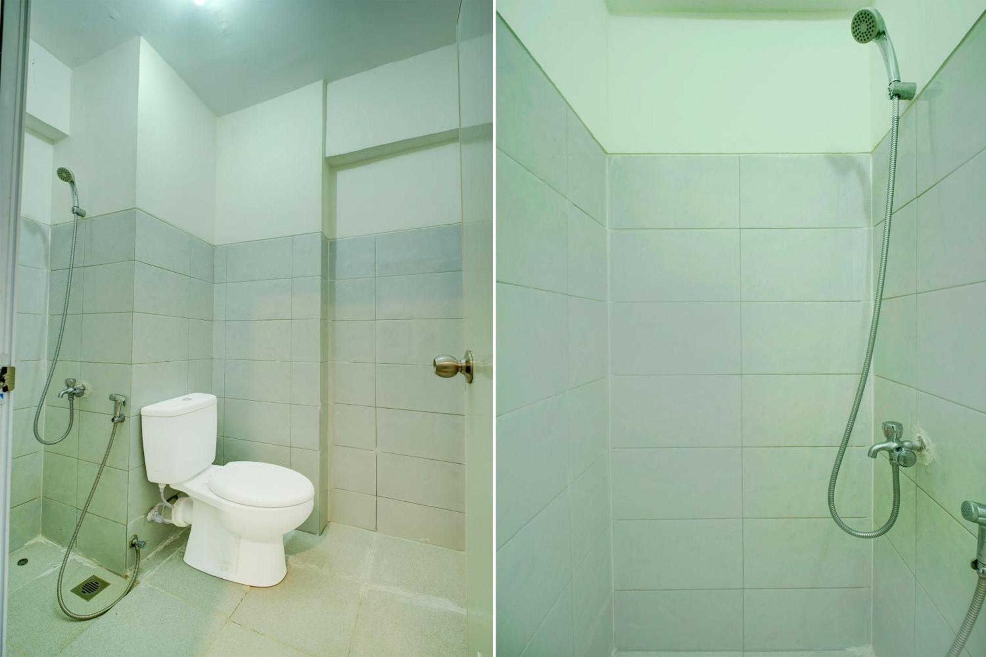 Hotel Collection O Near Terminal Pulo Gebang Formerly Sentra Timur - Tower Sapphire