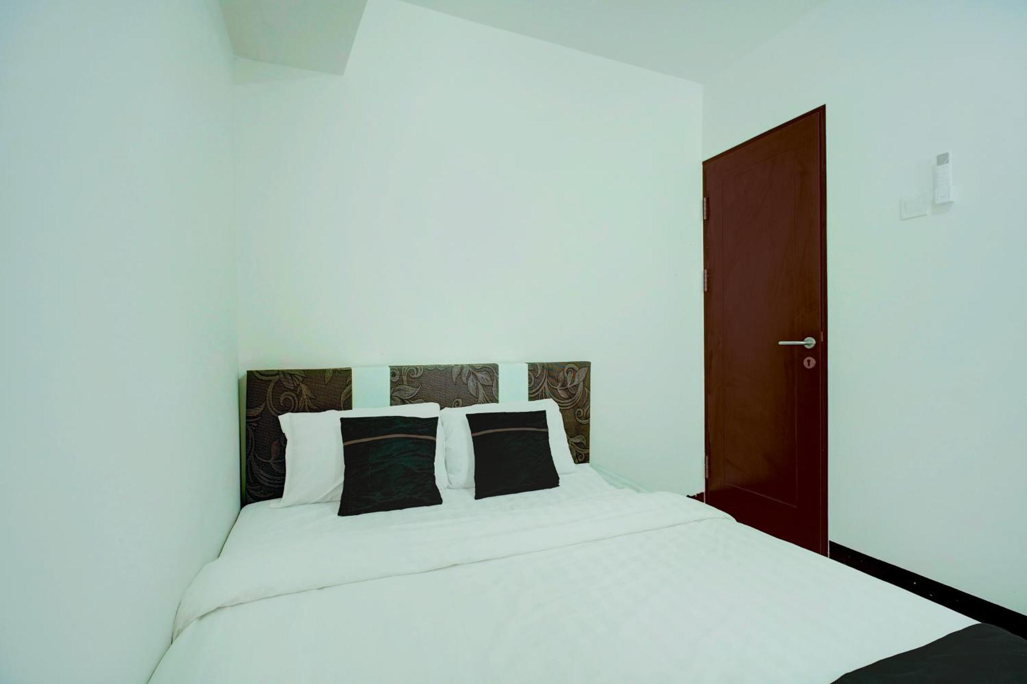 Hotel Collection O Near Terminal Pulo Gebang Formerly Sentra Timur - Tower Sapphire 3*
