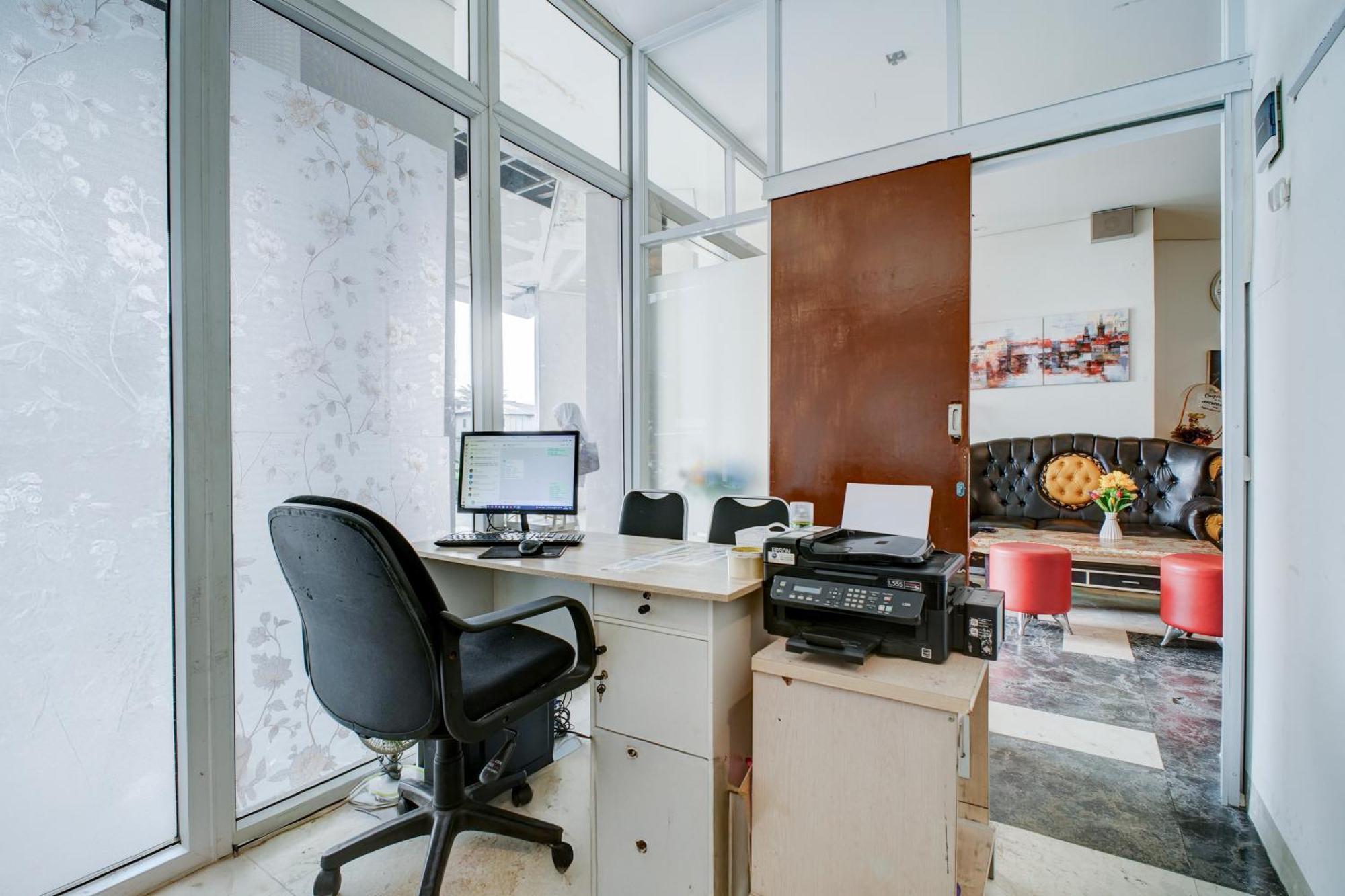 Collection O Near Terminal Pulo Gebang Formerly Sentra Timur - Tower Sapphire Hotel 3*